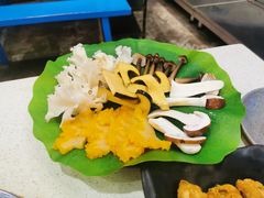 -钢管厂五区小郡肝串串香火锅(梅川路店)