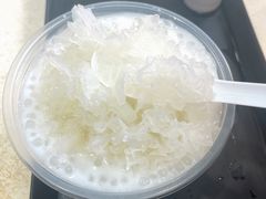 西米加雪耳加鲜奶-百花传统甜品店(原址店)