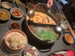 -三出山火锅(南京万象天地店)
