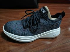 -SKECHERS 斯凯奇(上海国际时尚中心店)