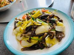 机种菌炒娃娃菜-俊家铁锅炖(迎宾西大街店)