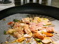 香烤九层塔鸡腿肉-小肚皮饮食店