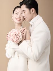-至臻微拉婚纱摄影