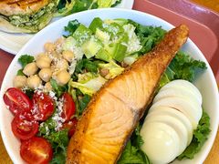 三文鱼沙拉-OUR Bakery(三里屯太古里店)