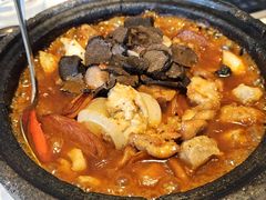 -彩云天云南餐厅