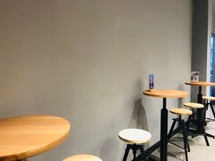 用餐区-瑞幸咖啡(人民路店)