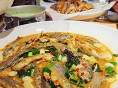 -头上红煨盐鸡·非遗院子餐厅