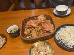 -老滇山寨•云南特色菜•地方菜•民族风情歌舞表演(金碧店)