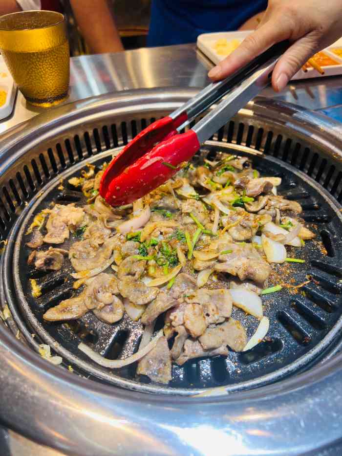 朋友强烈推荐的烤肉店,大中午地铁过去吃,果然不负众望,工作日中午