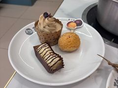 -川骄海鲜自助(王府井奥莱UP TOWN店原世界之花店)