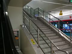 -尹山湖(地铁站)