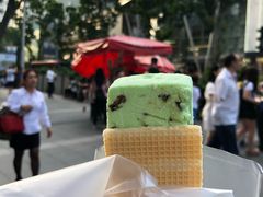 -詹爷爷乌节路街头冰淇淋