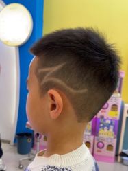 -爆米花儿童美发乐园