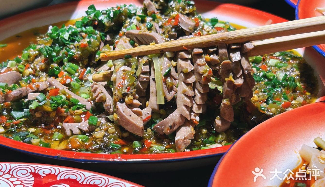 来勒家吃饭没得点道行可不行