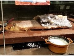鹽焗香草三文魚配青瓜乳酪醬-The Place 自助餐(香港康得思酒店)