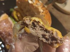 -HIGH FIVE哈福手工汉堡(桂林路店)