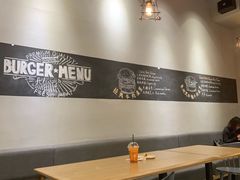 大堂-HELLO 27 意面·沙拉·帕尼尼