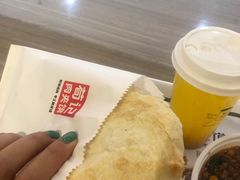 -荀记肉夹馍(三八家乐福店)