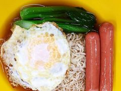 双肠仔煎蛋面-噏耷茶档