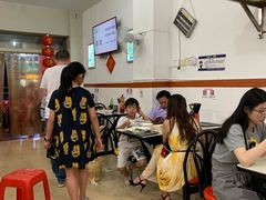 等位区-东街钟楼肉粽(总店)