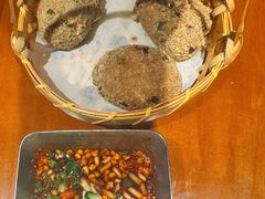 -包整·丝娃娃(一览甲秀楼风景店)