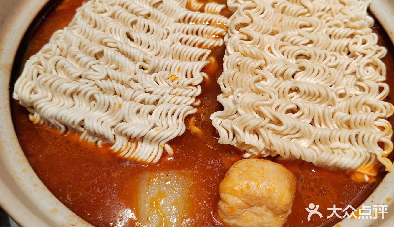 夫子庙附近不可错过的牛腩煲‼️每口肉都是享受