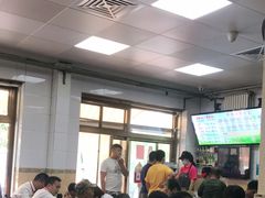等位区-春雨羊汤店(广开四马路总店)