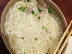 -亮亮面馆(经六路店)