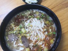 -花溪巷牛肉粉(泉城路店)