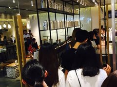 等位区-喜茶(深圳东门1234店)