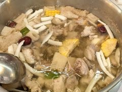 -喃喃椰·糟粕醋·椰子鸡火锅(七堡花园店)