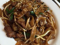 干炒牛河粉-御花园·粤菜·海鲜火锅(中山公园店)