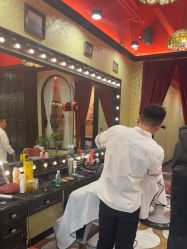 -东方先生国潮男士理发馆