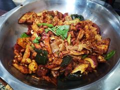 -愉肴麻辣香锅(中山路店)