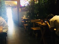 大堂-万记麻辣烫国展总店