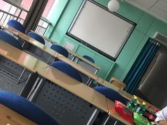 -上海市工商外国语学校