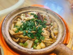 什锦煲仔饭-关氏饮食店