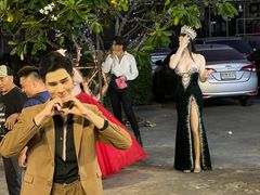 -金东尼人妖秀