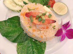 -Chom Cafe and Restaurant