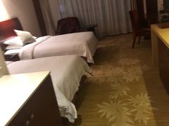 -海亮广场大酒店(万象城中山路地铁站店)