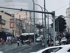 -爱舍美景酒店(燕儿岛路地铁站店)