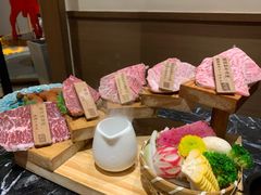 -山川小町·极番烧肉(新地假日广场店)