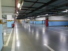 -澳门中心-办公楼地下停车场