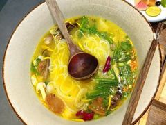 传统鸡汤过桥米线-芸南道·过桥米线(昆明老街旗舰店)