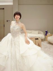 点击看大图 -Renee芮亦婚纱
