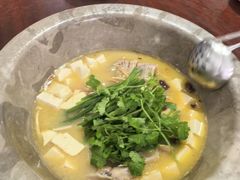 -姚记抚仙湖野生菌石锅鱼庄