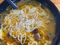 -花溪巷牛肉粉(泉城路店)