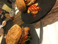 -HIGH FIVE哈福手工汉堡(桂林路店)