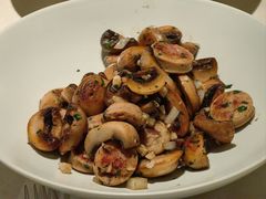 -MONICH牛排融合餐厅(和义大道购物中心店)