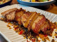 烤脆皮（土）猪肉-中8楼风尚云南菜(颐堤港店)